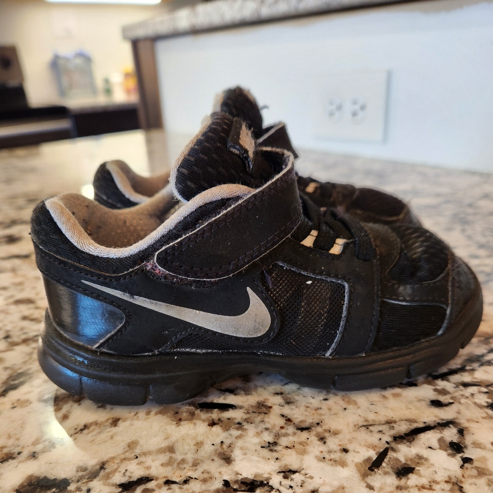 Nike toddler 9C